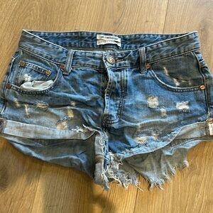 One x One Teaspoon denim jean shorts great condition size 25